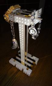 Hanger showing jewelrey
